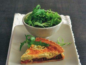 Quiche with artichokes and candied tomatoes