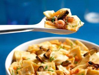 Farfalle with seafood
