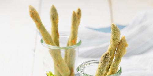 Crispy green asparagus with St Moret sauce