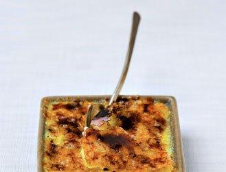Crème brûlée with pistachio