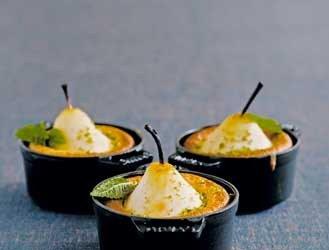 Pears with almond cream and pistachios