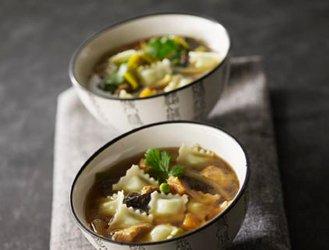 Chinese soup of ravioli and chicken
