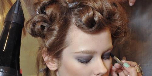 How to curl your hair without curlers?
