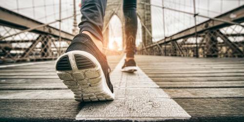 Can we (really) lose weight while walking?