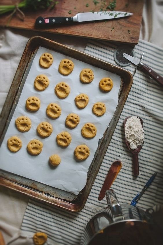tuna and cheddar sweets in the form of animal footprints