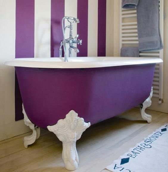 ultraviolet bathtub with legs