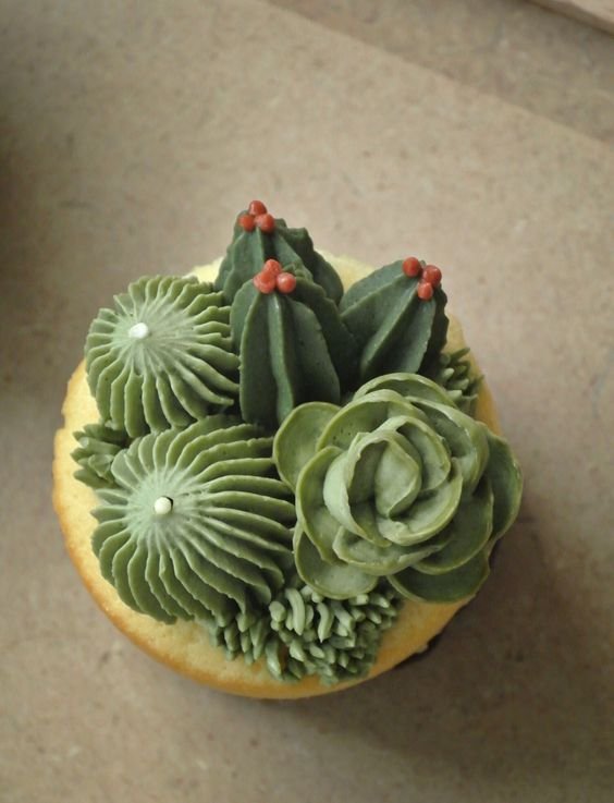 shortbread or shortbread decorated with cactus in sugar paste