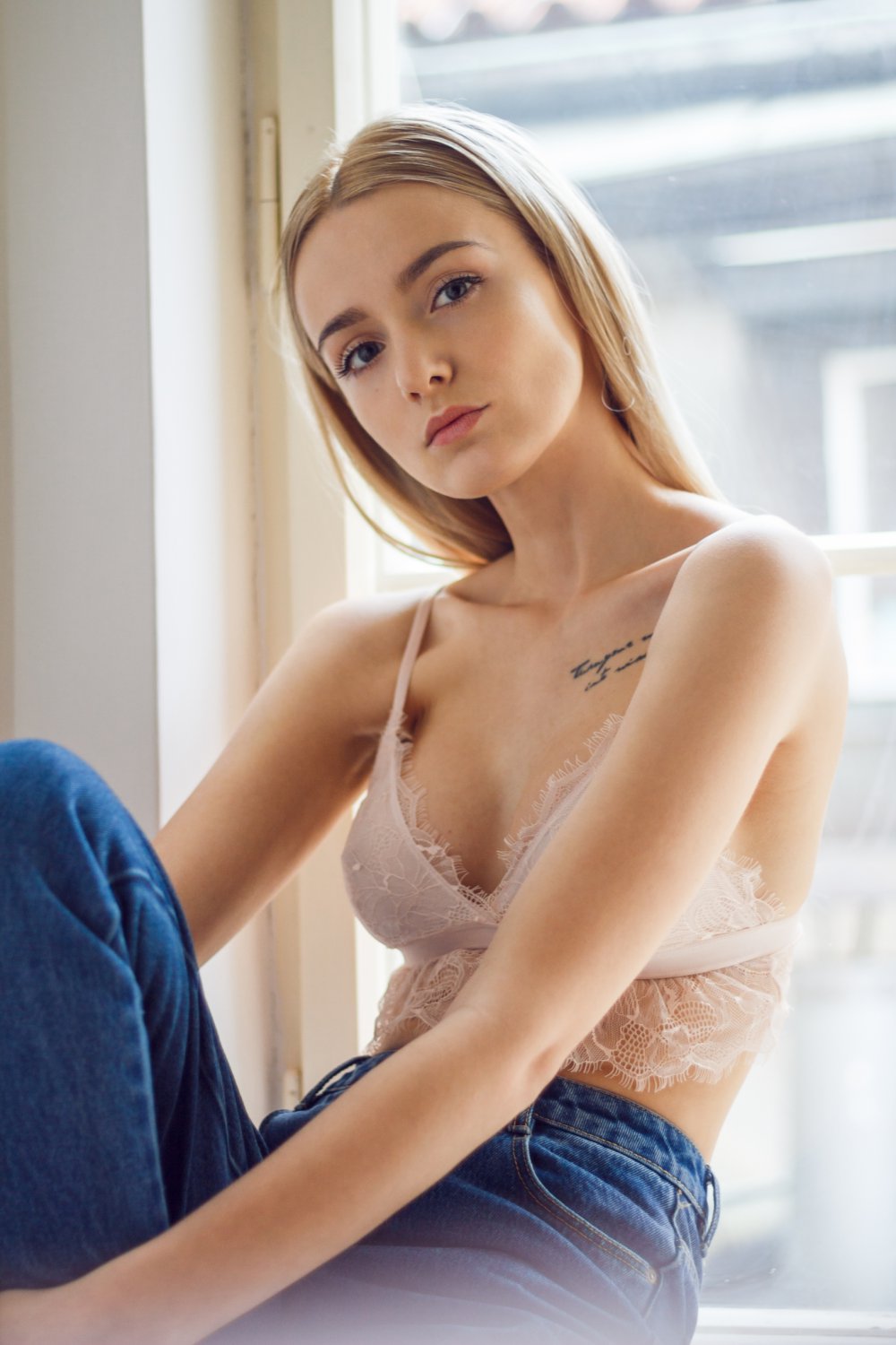 How to wear the bralette?