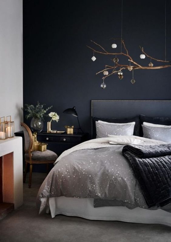 black walls and clear bedding