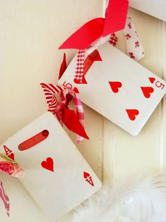 card garland to play
