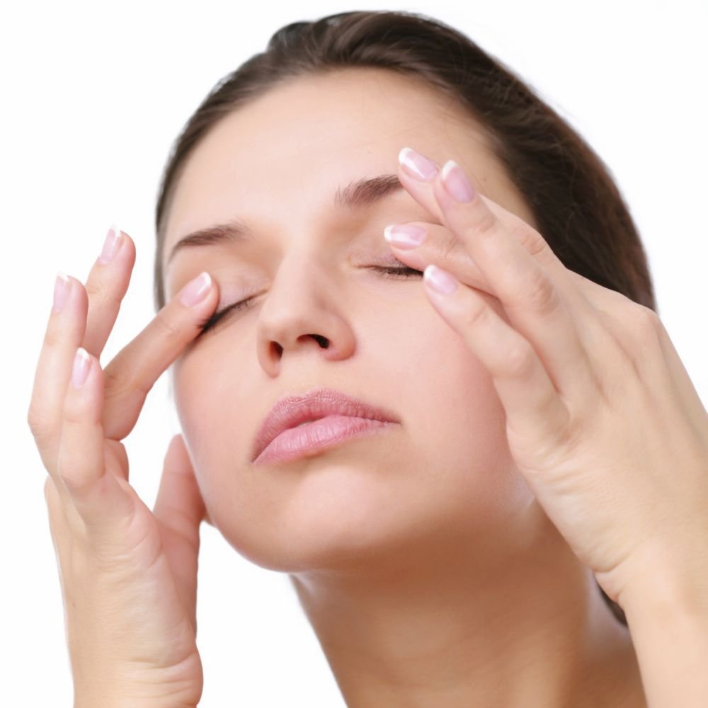 Some tricks to remove the droopy eyelids