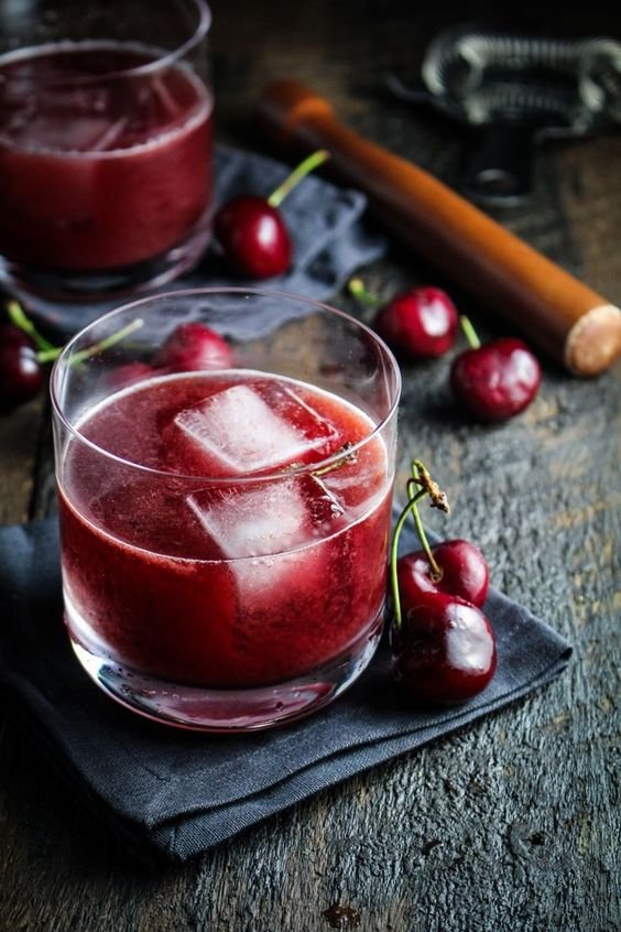 pomegranate and cranberry juice cocktail