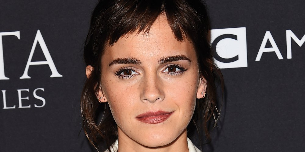 Who will dare the short bangs, hair trend of the moment?