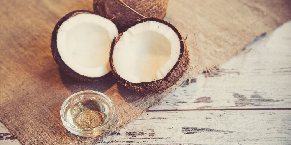 Coconut oil, a natural beauty ally for skin, hair and teeth
